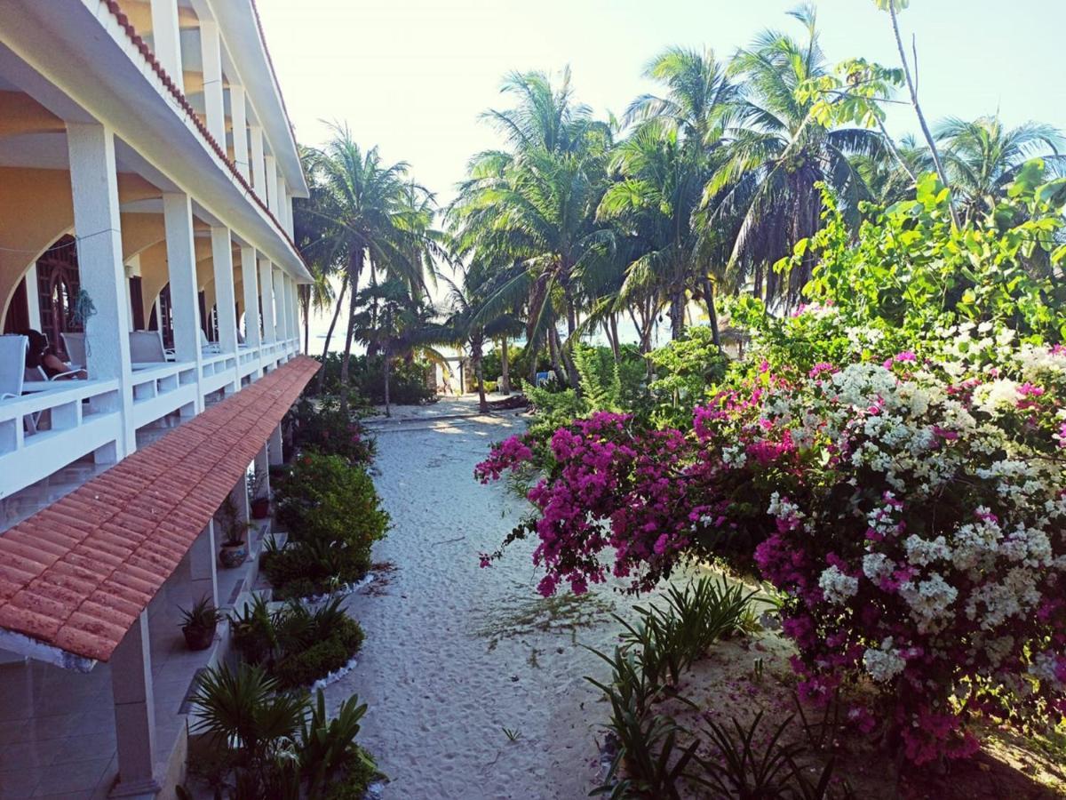 Cabanas Maria Del Mar Hotel Isla Mujeres Bagian luar foto